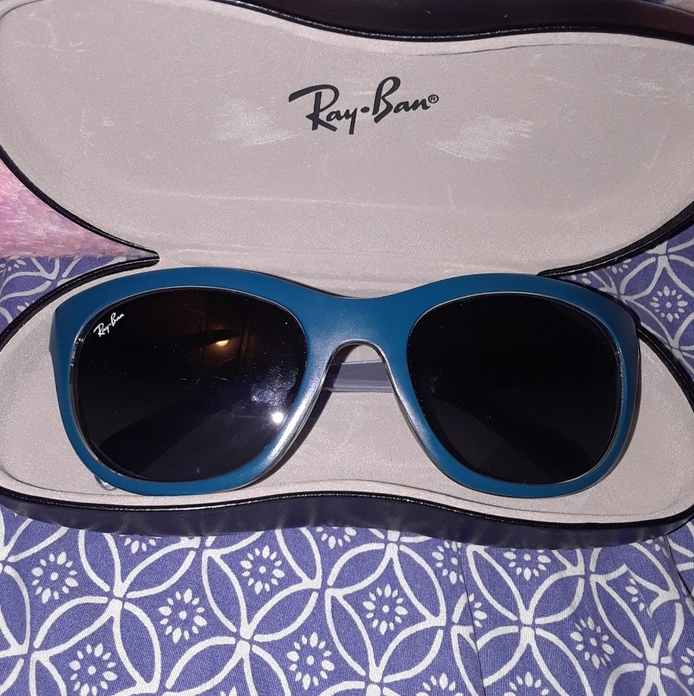 Turquoise Justin Ray bans